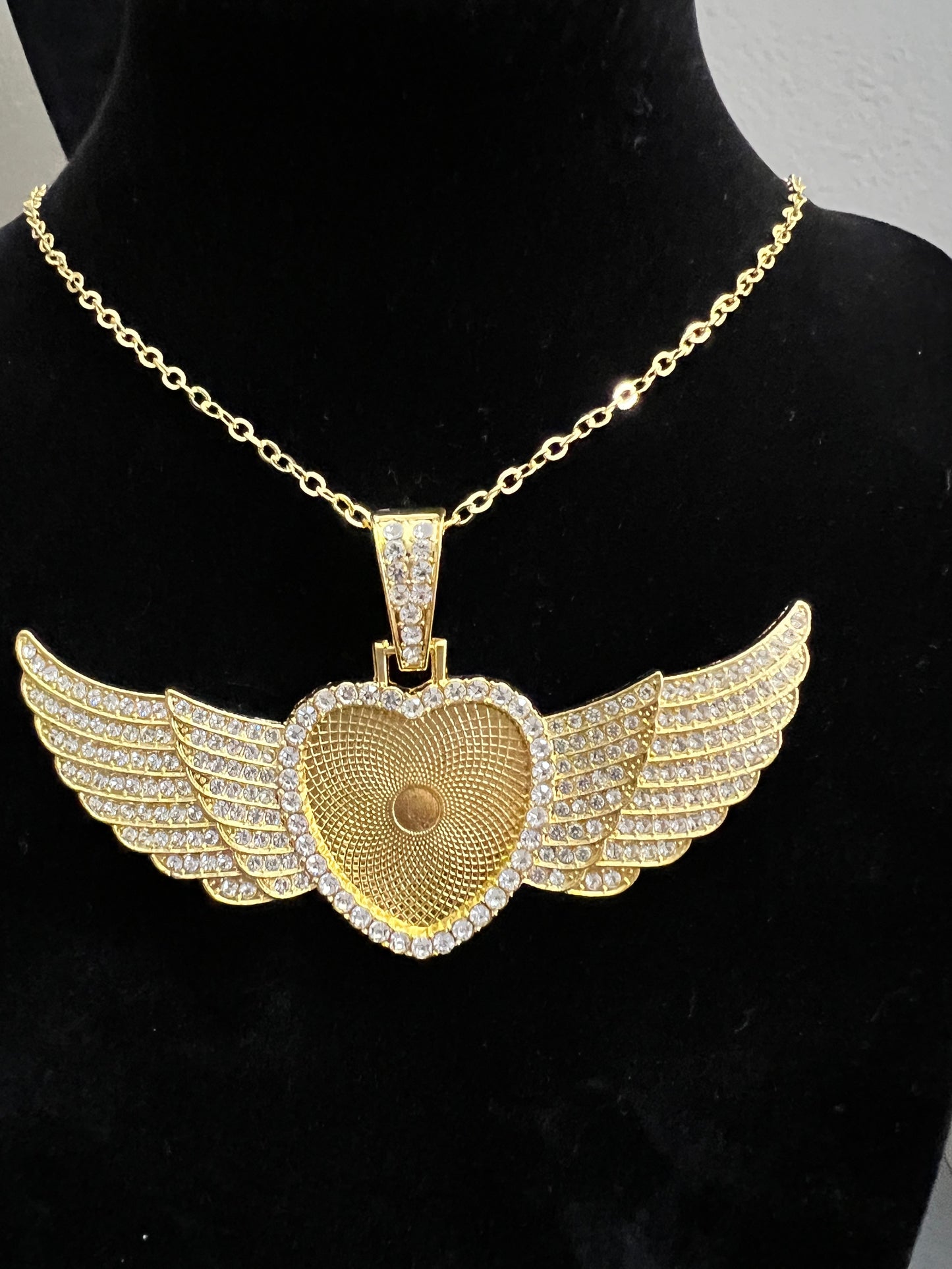 Heart shaped Rhinestone Pendant with wings